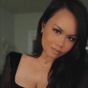 Meet your Posher, Crystine